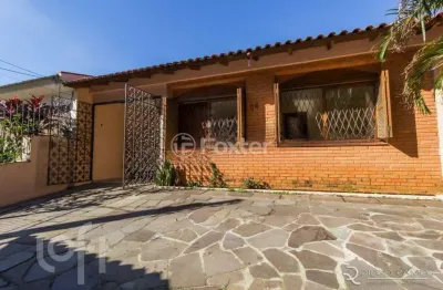Casa com 4 quartos à venda na praça frederico ozanam, 76, vila ipiranga, porto alegre, 144 m2 por r$ 850.000