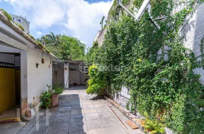 Casa com 3 quartos à venda na rua gaspar martins, 450, floresta, porto alegre, 117 m2 por r$ 399.000