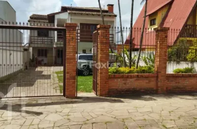 Casa com 7 quartos à venda na rua general telino chagastelles, 75, parque santa fé, porto alegre, 270 m2 por r$ 628.000