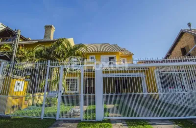 Casa com 3 quartos à venda na rua josué guimarães, 115, espírito santo, porto alegre, 208 m2 por r$ 960.000
