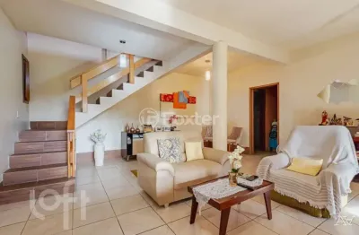 Casa com 4 quartos à venda na avenida doutor severo da silva, 497, estância velha, canoas, 240 m2 por r$ 1.050.000