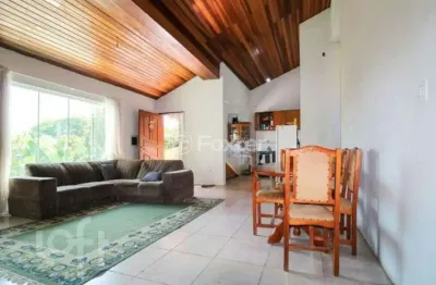 Casa com 3 quartos à venda na rua marco aurélio hidalgo, 53, nossa senhora das graças, canoas, 250 m2 por r$ 954.000