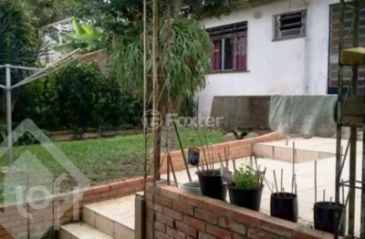 Casa com 5 quartos à venda na avenida general barreto viana, 537, chácara das pedras, porto alegre, 283 m2 por r$ 950.000