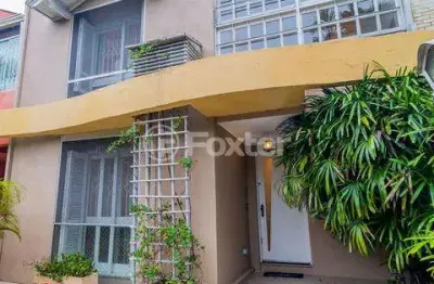 Casa em condomínio fechado com 4 quartos à venda na rua pasteur, 570, ipanema, porto alegre, 344 m2 por r$ 999.000
