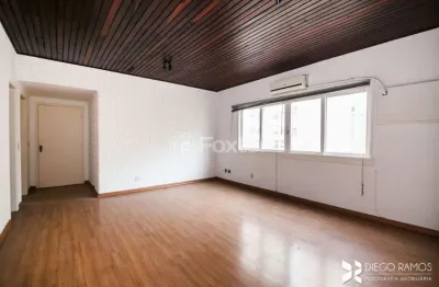 Apartamento com 3 quartos à venda na avenida independência, 687, independência, porto alegre, 110 m2 por r$ 479.750