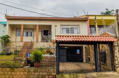 Casa com 3 quartos à venda na rua professor abílio azambuja, 82, jardim do salso, porto alegre, 207 m2 por r$ 807.400