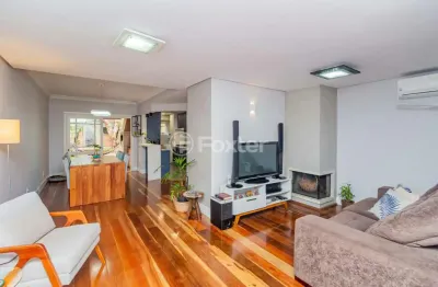 Casa com 3 quartos à venda na rua doutora noemi valle rocha, 194, serraria, porto alegre, 140 m2 por r$ 630.000