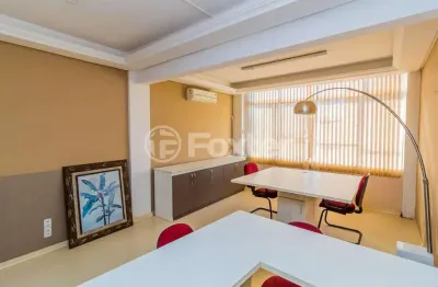 Sala comercial com 1 sala à venda na rua vigário josé inácio, 368, centro histórico, porto alegre, 48 m2 por r$ 119.700