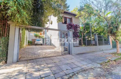 Casa com 3 quartos à venda na rua josé scutari, 304, passo da areia, porto alegre, 290 m2 por r$ 920.000