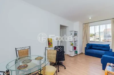 Apartamento com 2 quartos à venda na rua professor carvalho de freitas, 737, teresópolis, porto alegre, 54 m2 por r$ 220.000