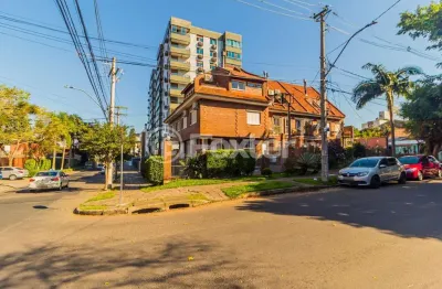 Casa com 2 quartos à venda na rua doutor armando barbedo, 1200, tristeza, porto alegre, 229 m2 por r$ 890.000