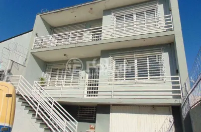 Casa com 4 quartos à venda na avenida professor oscar pereira, 1323, azenha, porto alegre, 300 m2 por r$ 1.103.520