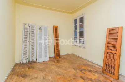 Apartamento com 2 quartos à venda na rua general lima e silva, 529, cidade baixa, porto alegre, 64 m2 por r$ 310.000