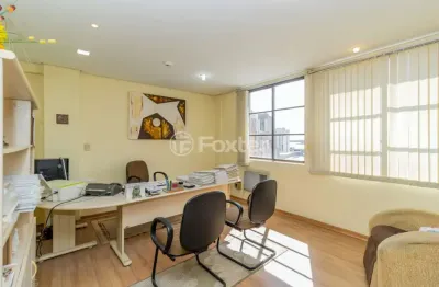 Sala comercial com 1 sala à venda na rua doutor flores, 105, centro histórico, porto alegre, 23 m2 por r$ 111.150