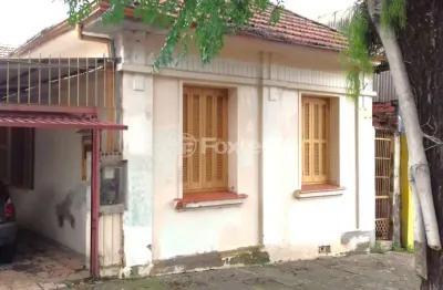 Casa com 2 quartos à venda na avenida porto alegre, 39, medianeira, porto alegre, 110 m2 por r$ 646.000