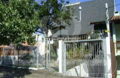 Casa com 4 quartos à venda na rua doutor castro de menezes, 943, vila assunção, porto alegre, 506 m2 por r$ 1.140.000