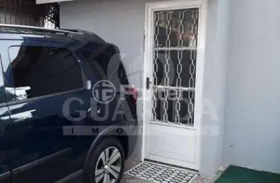 Casa com 4 quartos à venda na avenida professor oscar pereira, 1597, glória, porto alegre, 198 m2 por r$ 480.000