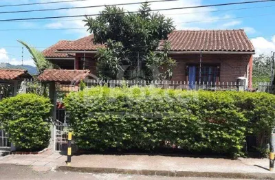 Casa com 3 quartos à venda na rua aleste luiz belocchio, 96, teresópolis, porto alegre, 181 m2 por r$ 550.000