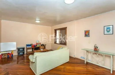 Casa com 2 quartos à venda na rua doutor mário totta, 2100, tristeza, porto alegre, 215 m2 por r$ 665.000