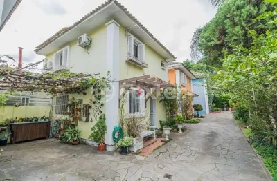 Casa em condomínio fechado com 3 quartos à venda na rua landel de moura, 2541, tristeza, porto alegre, 104 m2 por r$ 627.000