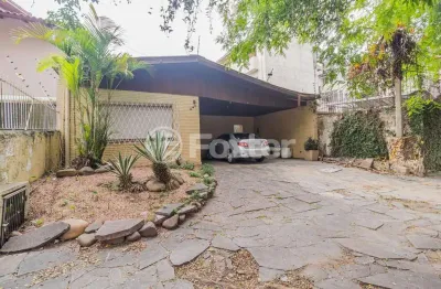 Casa com 4 quartos à venda na rua saica, 240, petrópolis, porto alegre, 253 m2 por r$ 1.282.500