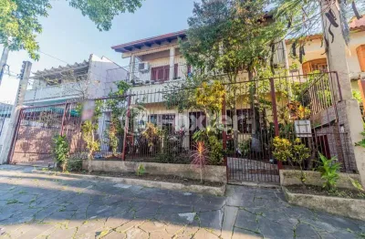 Casa com 4 quartos à venda na rua doutor marino abrahão, 70, passo das pedras, porto alegre, 215 m2 por r$ 740.000