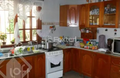 Casa com 3 quartos à venda na rua dona zulmira, 158, cavalhada, porto alegre, 220 m2 por r$ 585.000