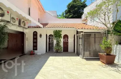 Casa com 3 quartos à venda na rua padre joão batista reus, 257, vila conceição, porto alegre, 460 m2 por r$ 1.900.000