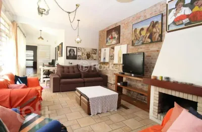 Casa com 4 quartos à venda na travessa luiz rossetti, 16, azenha, porto alegre, 336 m2 por r$ 880.000
