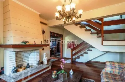Casa com 3 quartos à venda na rua chico pedro, 152, camaquã, porto alegre, 320 m2 por r$ 2.000.000