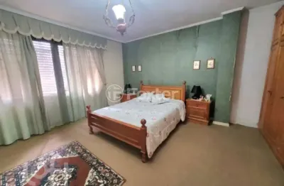 Casa com 4 quartos à venda na rua doutor alberto albertini, 329, são sebastião, porto alegre, 268 m2 por r$ 933.000