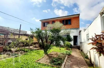 Casa com 3 quartos à venda na rua vinte e cinco de julho, 55, santa maria goretti, porto alegre, 292 m2 por r$ 699.990
