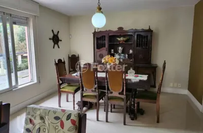 Casa com 3 quartos à venda na avenida iguassu, 223, petrópolis, porto alegre, 360 m2 por r$ 1.591.000