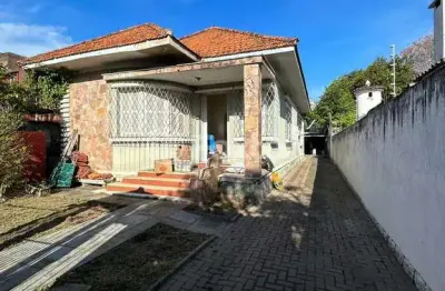 Casa com 2 quartos à venda na rua comendador castro, 347, ipanema, porto alegre, 344 m2 por r$ 640.000