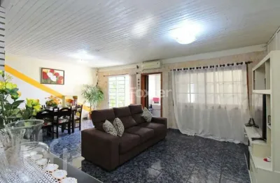 Casa com 3 quartos à venda na avenida salvador leão, 785, sarandi, porto alegre, 203 m2 por r$ 680.000