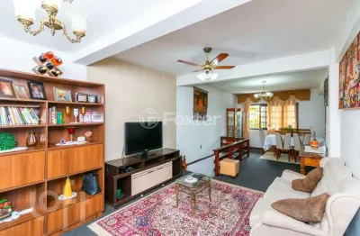 Casa com 4 quartos à venda na rua barão de bagé, 810, vila jardim, porto alegre, 300 m2 por r$ 749.000