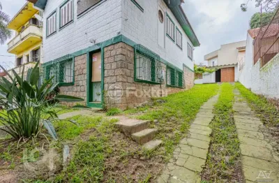 Casa com 3 quartos à venda na rua humberto de campos, 383, partenon, porto alegre, 200 m2 por r$ 900.000