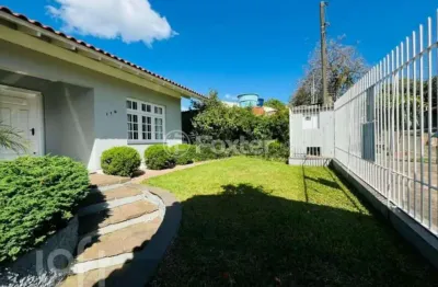 Casa com 3 quartos à venda na rua grécia, 119, petrópolis, novo hamburgo, 225 m2 por r$ 850.000