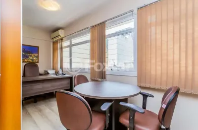 Sala comercial com 2 salas à venda na rua uruguai, 335, centro histórico, porto alegre, 36 m2 por r$ 245.000