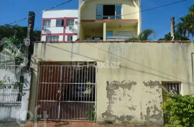 Casa com 7 quartos à venda na rua teixeira de freitas, 348, santo antônio, porto alegre, 539 m2 por r$ 583.000