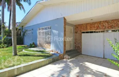 Casa com 3 quartos à venda na rua doutor alberto albertini, 275, são sebastião, porto alegre, 217 m2 por r$ 673.000