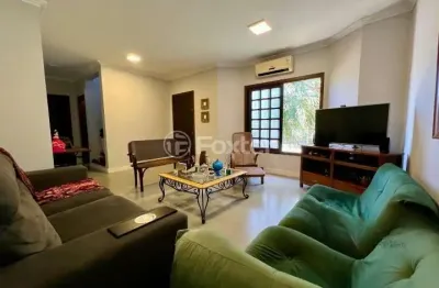 Casa com 3 quartos à venda na rua doutora noemi valle rocha, 430, serraria, porto alegre, 139 m2 por r$ 800.000