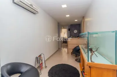 Sala comercial com 1 sala à venda na avenida independência, 172, independência, porto alegre, 55 m2 por r$ 270.000