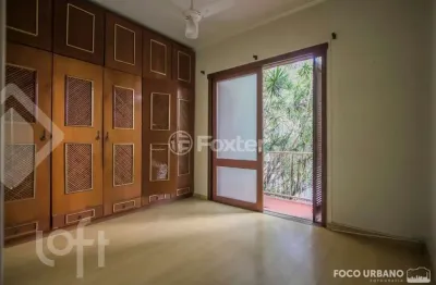 Casa com 3 quartos à venda na rua eça de queiroz, 625, petrópolis, porto alegre, 300 m2 por r$ 1.425.000