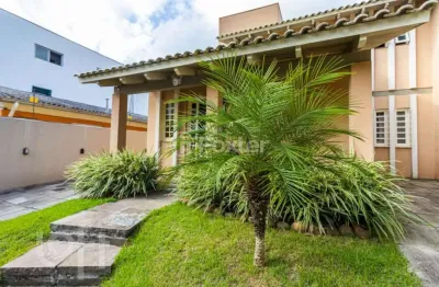 Casa com 3 quartos à venda na rua doutor telmo vergara, 278, partenon, porto alegre, 240 m2 por r$ 950.000