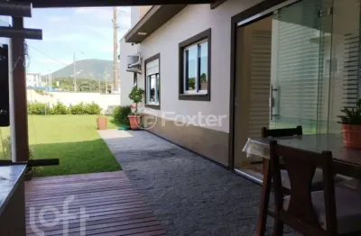 Casa com 3 quartos à venda na avenida das constelações, 997, são joão do rio vermelho, florianópolis, 123 m2 por r$ 980.000