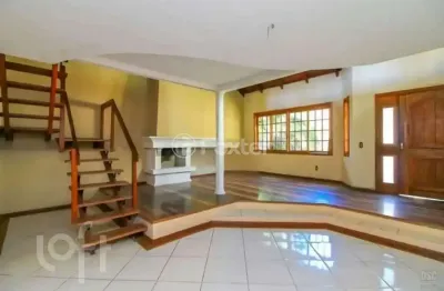 Casa com 3 quartos à venda na rua ítalo brutto, 410, espírito santo, porto alegre, 180 m2 por r$ 712.500