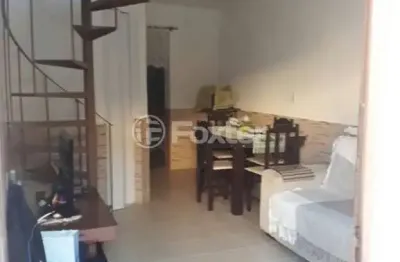 Casa em condomínio fechado com 2 quartos à venda na avenida vicente monteggia, 2772, cavalhada, porto alegre, 50 m2 por r$ 110.000
