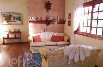 Casa com 4 quartos à venda na rua giruá, 93, cavalhada, porto alegre, 179 m2 por r$ 550.000