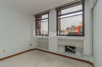 Sala comercial com 1 sala à venda na rua ramiro barcelos, 1954, rio branco, porto alegre, 33 m2 por r$ 299.250